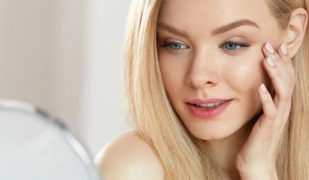 Jak získat krásné oční okolí bez kruhů pod očima nebo otoků víček